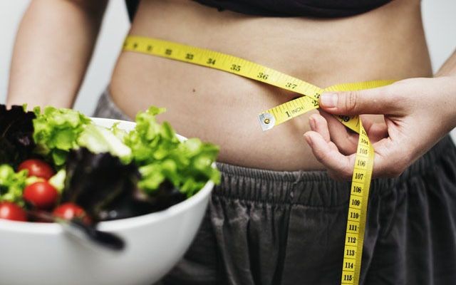 7 bí quyết giúp ăn uống thả ga ngày Tết mà không tăng cân