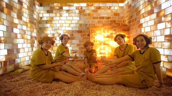 Quân A.P xuất hiện bất ngờ trong sinh nhật 2 tuổi Andeva Spa