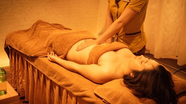 Quân A.P xuất hiện bất ngờ trong sinh nhật 2 tuổi Andeva Spa