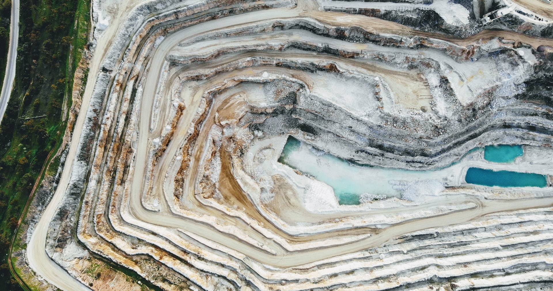 Issue #16: Betting on the highway of the Internet and a steel manufacturer printing money 💎
