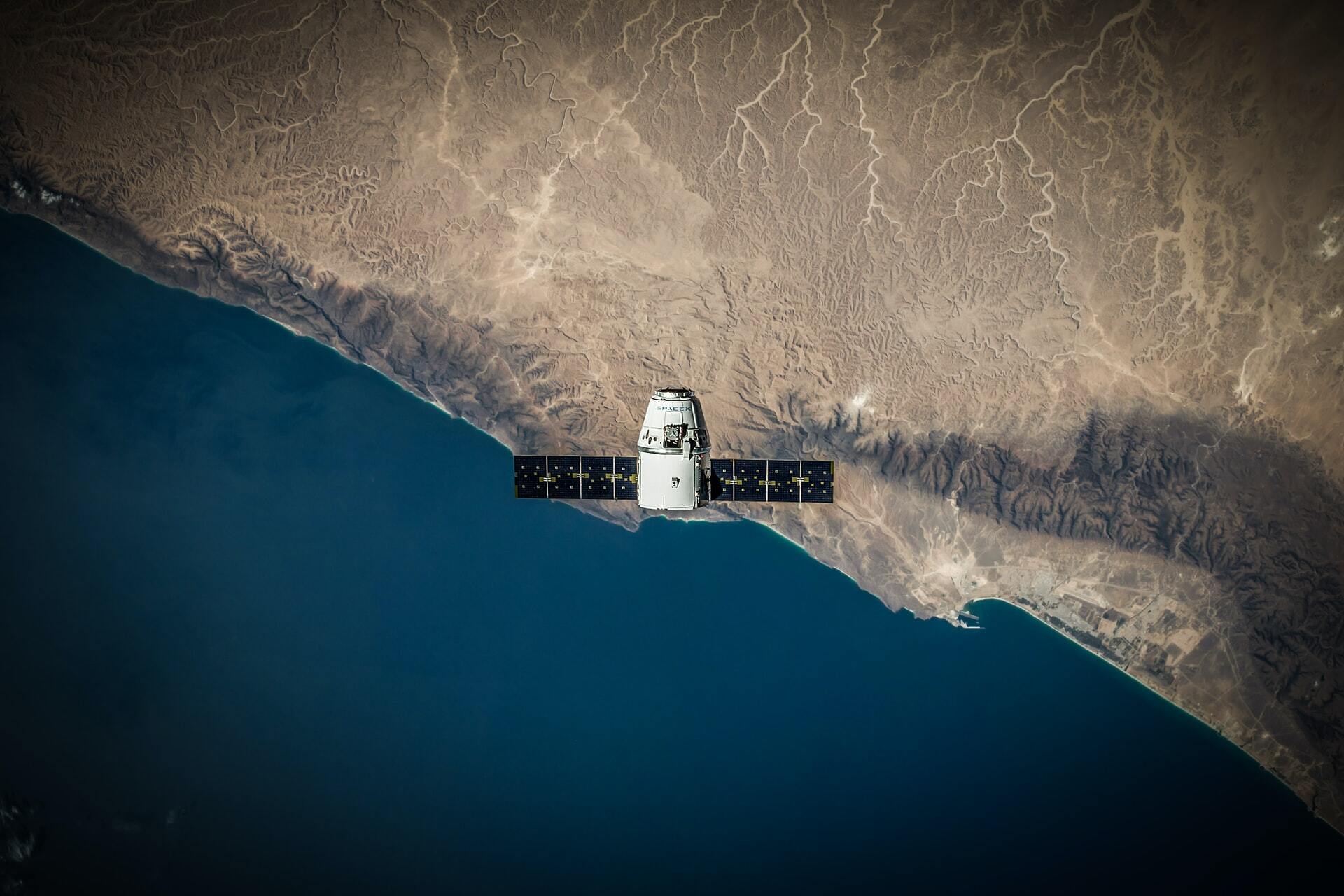 Issue #31: A semiconductor leader stepping into the spotlight and a space stock with worldly revenues 🚀