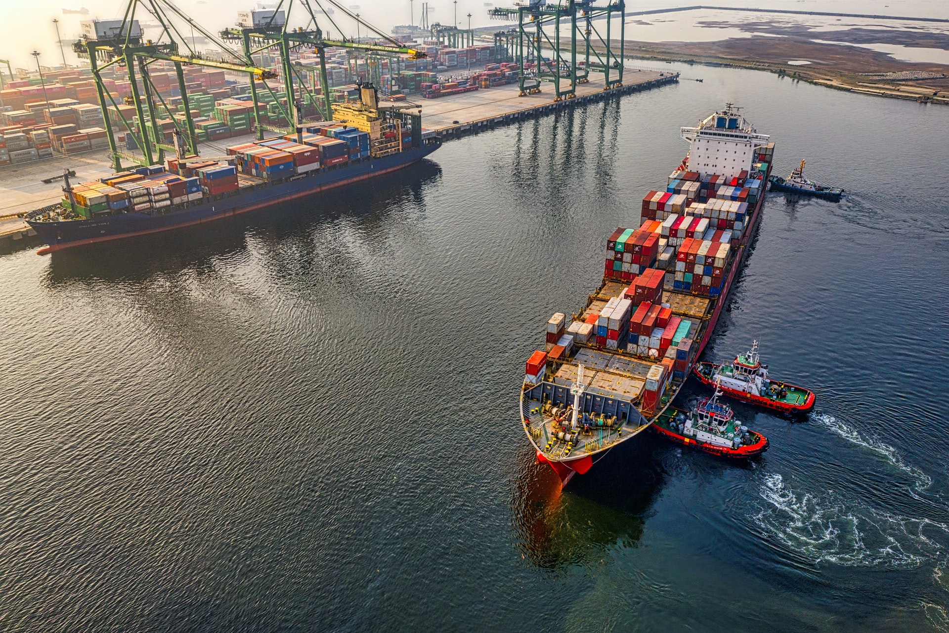 Issue #41: Two market leaders in some of the world’s most essential industries: agricultural inputs, container shipping, and mobile power generation 🚨