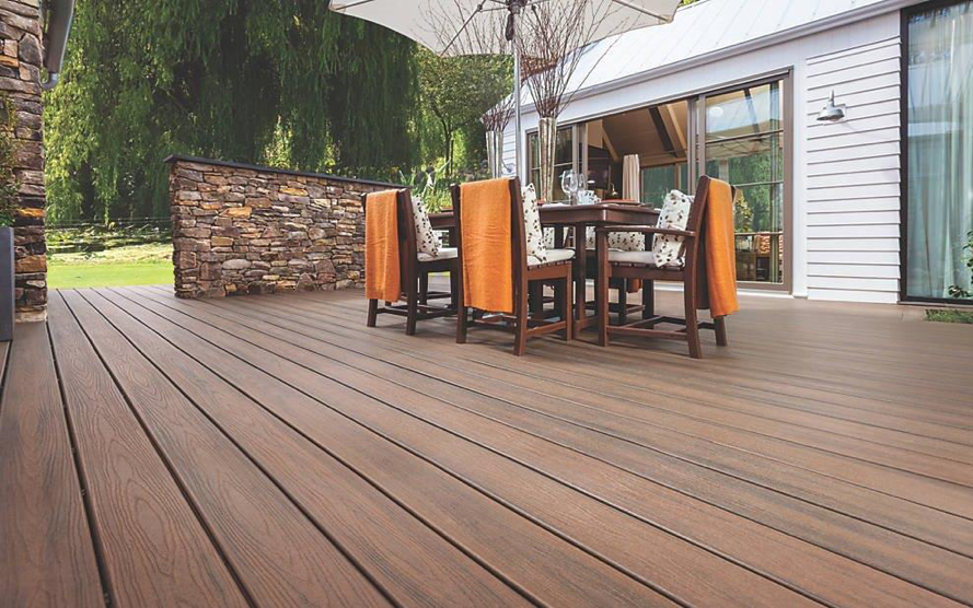 Patio en composite.