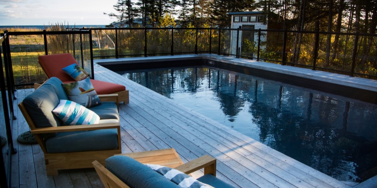 Cabanon près de la piscine