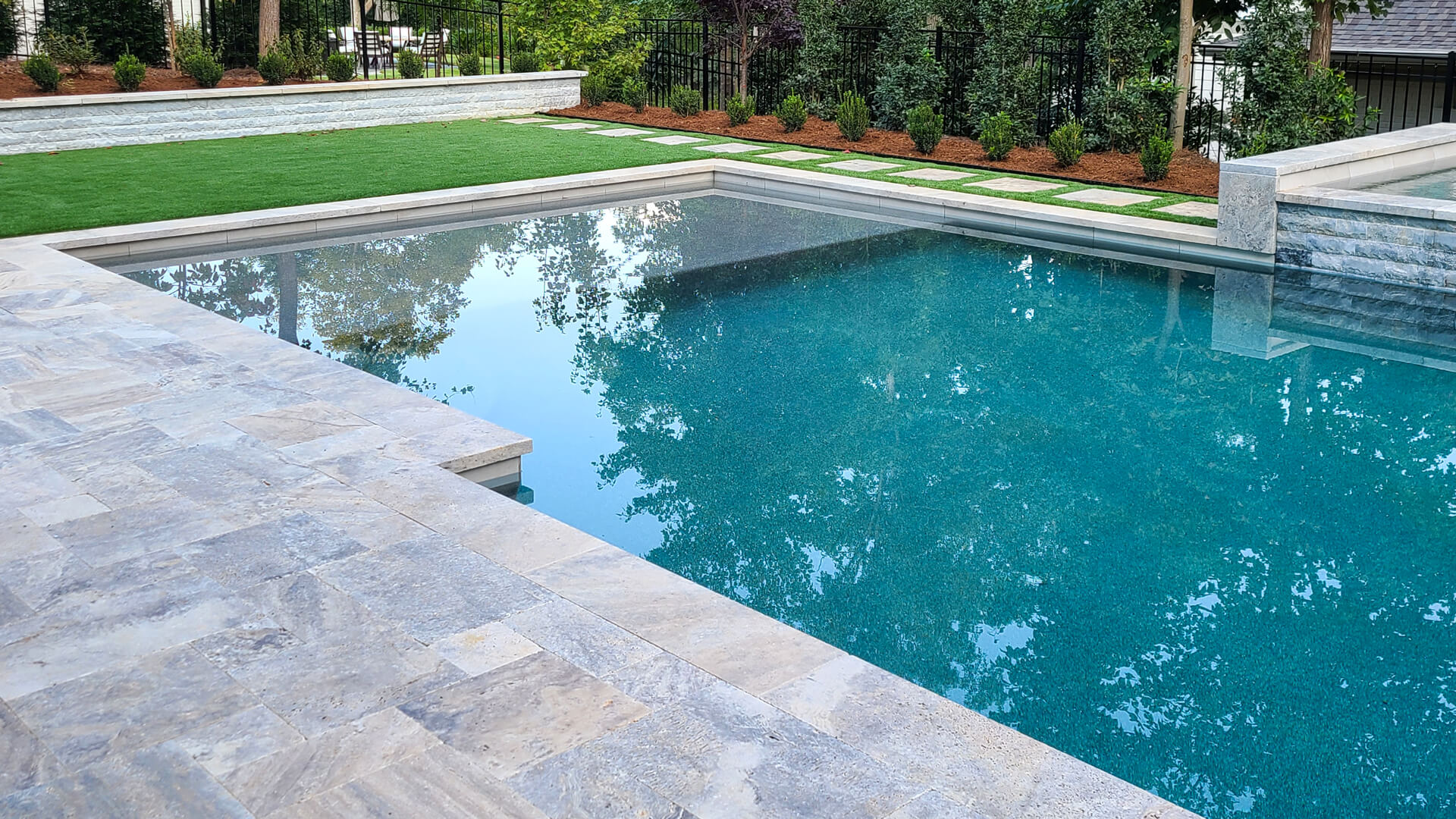 Currin Outdoor Living Edinburgh Drive