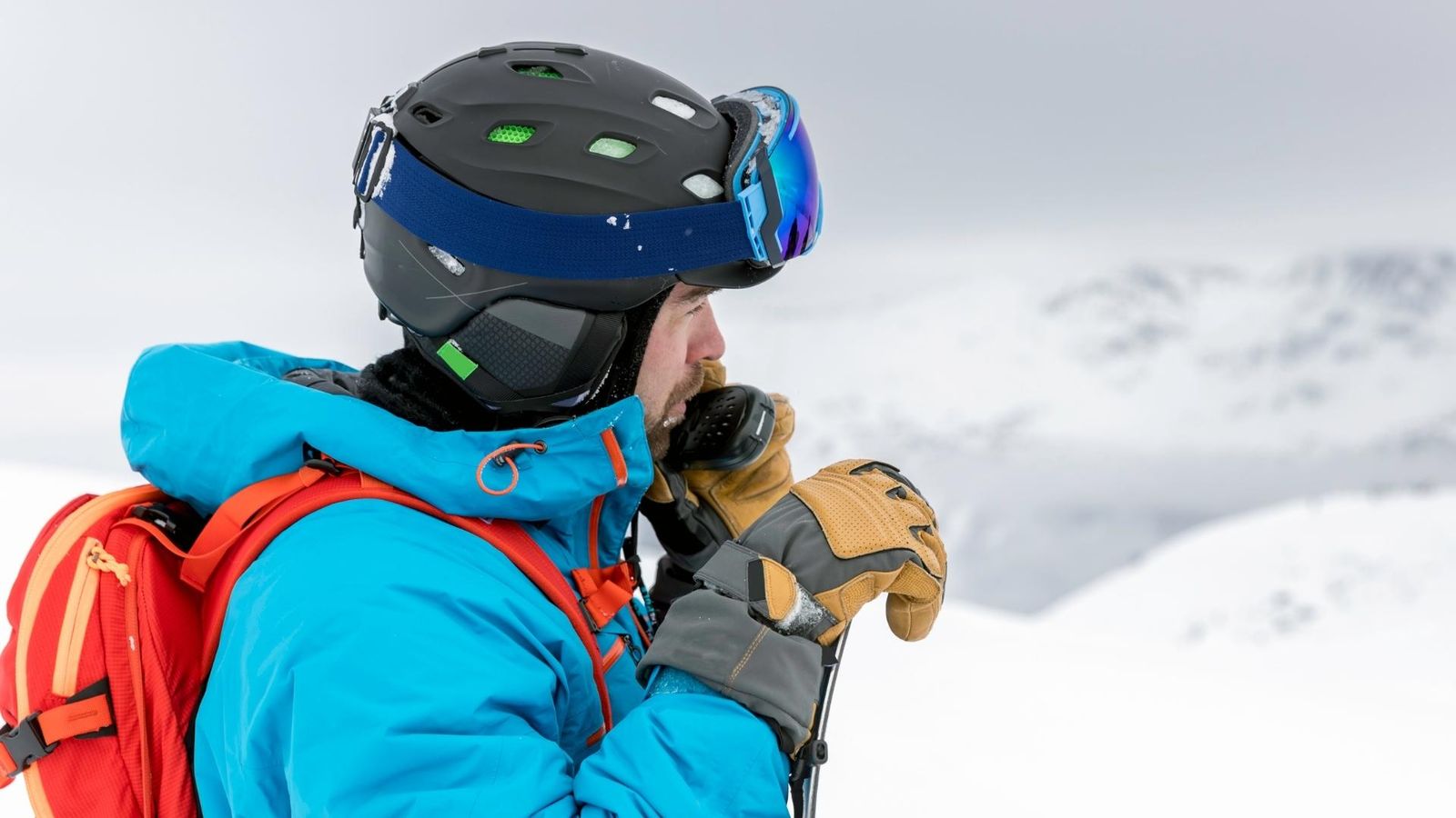 6 Best Skiing Walkie Talkies In 2023 AlpInsider