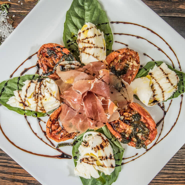 Margaux's Wine, Pizza and Market