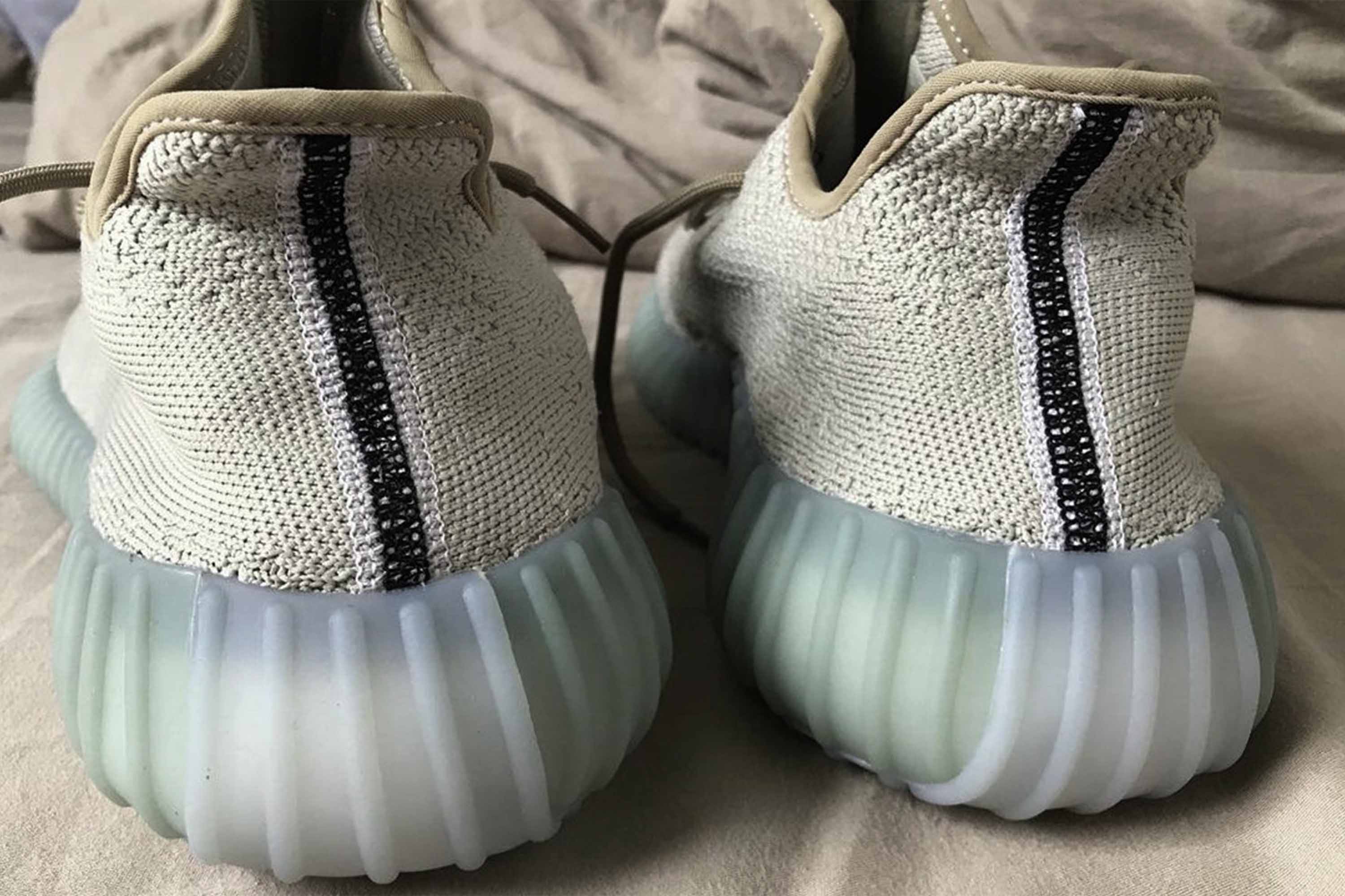 yeezy 350 v2 leaf