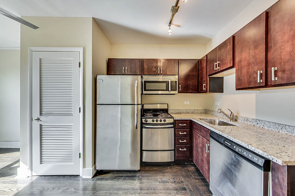 Chicago Flats Leasing