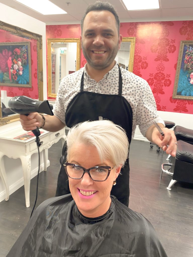 Fiko cutting Master Vicki's hair