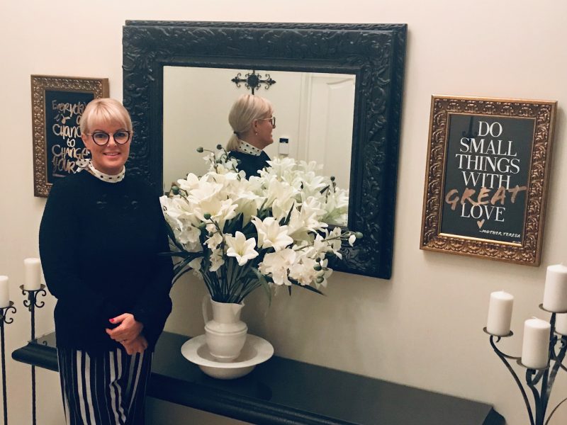 Vicki entrance way