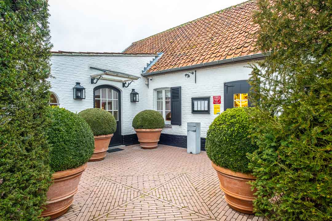 62d7ec1dc8f4bd24479372bf 06%20Hof%20Van%20Cleve%20 %20HungryForMore