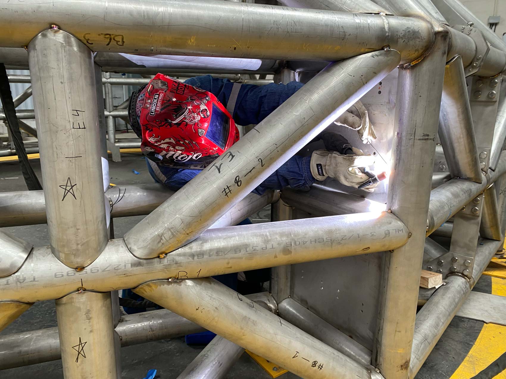 The work on the Bubble continues with the welding of all structural elements