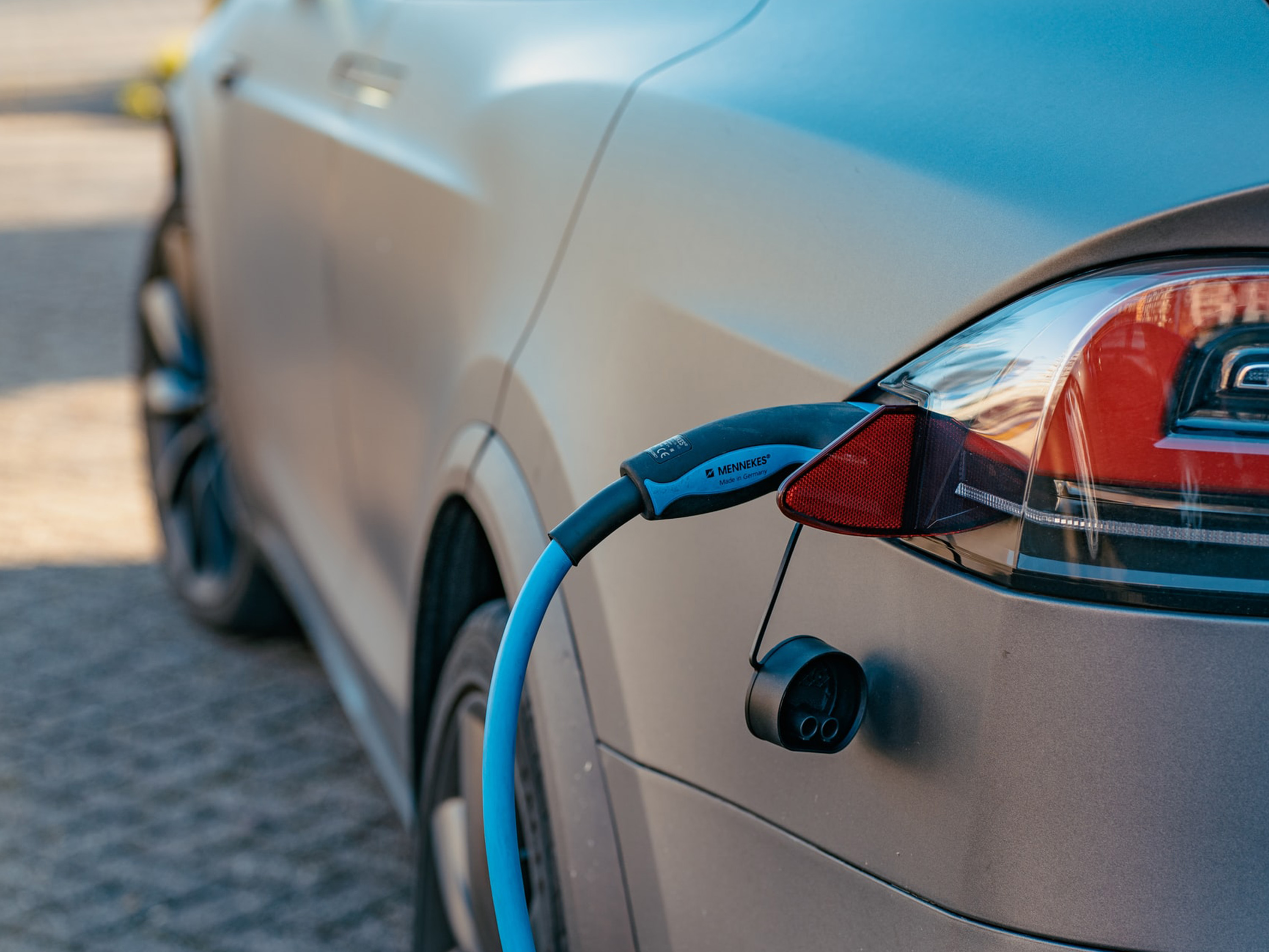 Elektroauto an Ladesäule