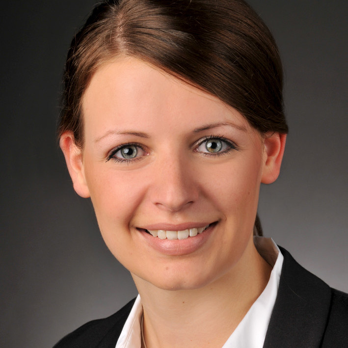 Porträtfoto von Mona Berning, Senior Sales & Business Development Managerin, Rail-Flow GmbH