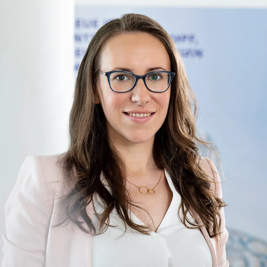 Porträtfoto von Dr. Alesya Krit