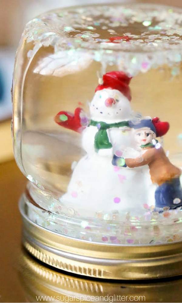 Snow Globe image via Sugar, Spice and Glitter