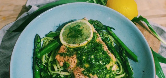 Salmon with linguine, wild garlic and asparagus