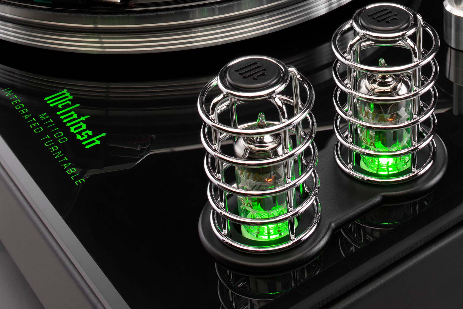 McIntosh MTI100 Integrated Turntable