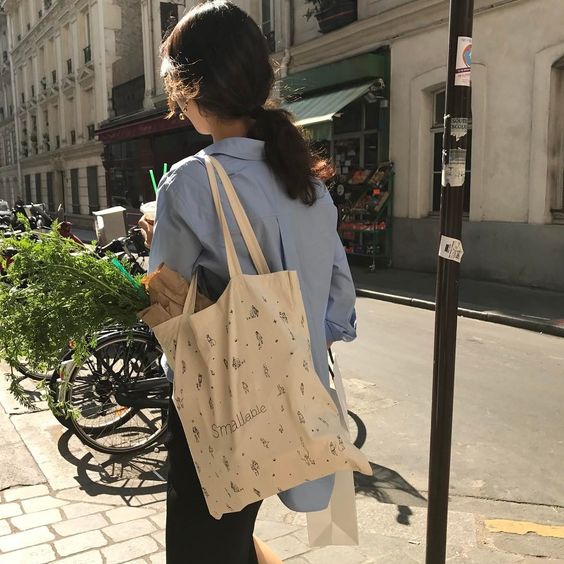 Asian Girl Using Tote Bag