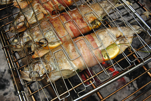 10-things-campfiret_lemon_herbs