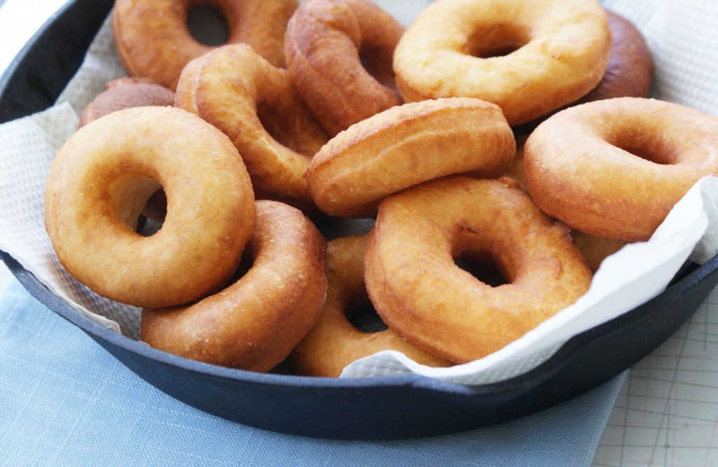 11-Easy-Donut-Recipes-home-Yeast-Doughnuts-