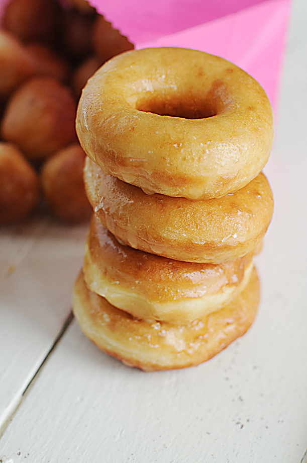11-Easy-Donut-Recipes-home-breadmaker-Doughnuts-1