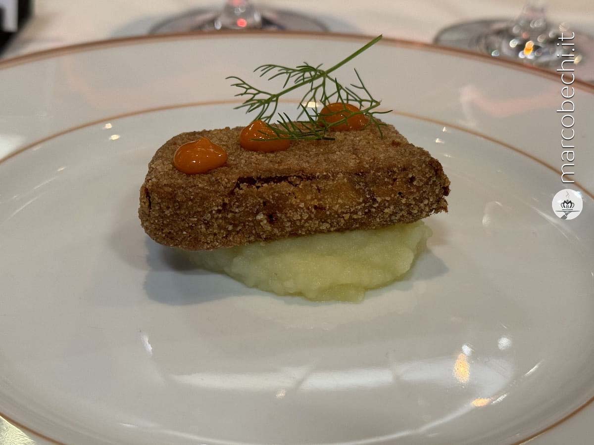 Crocchetta di maiale, cremoso di patate, salsa BBQ