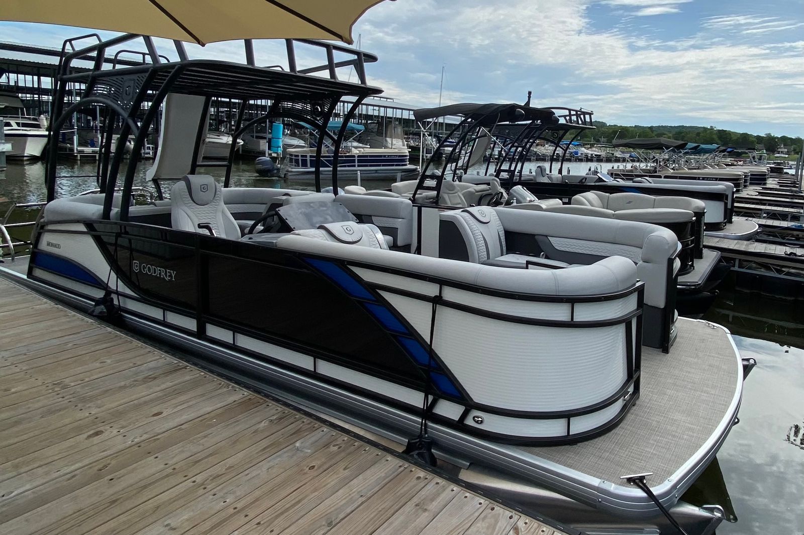 Sweetwater Pontoon Rentals Hendersonville, TN