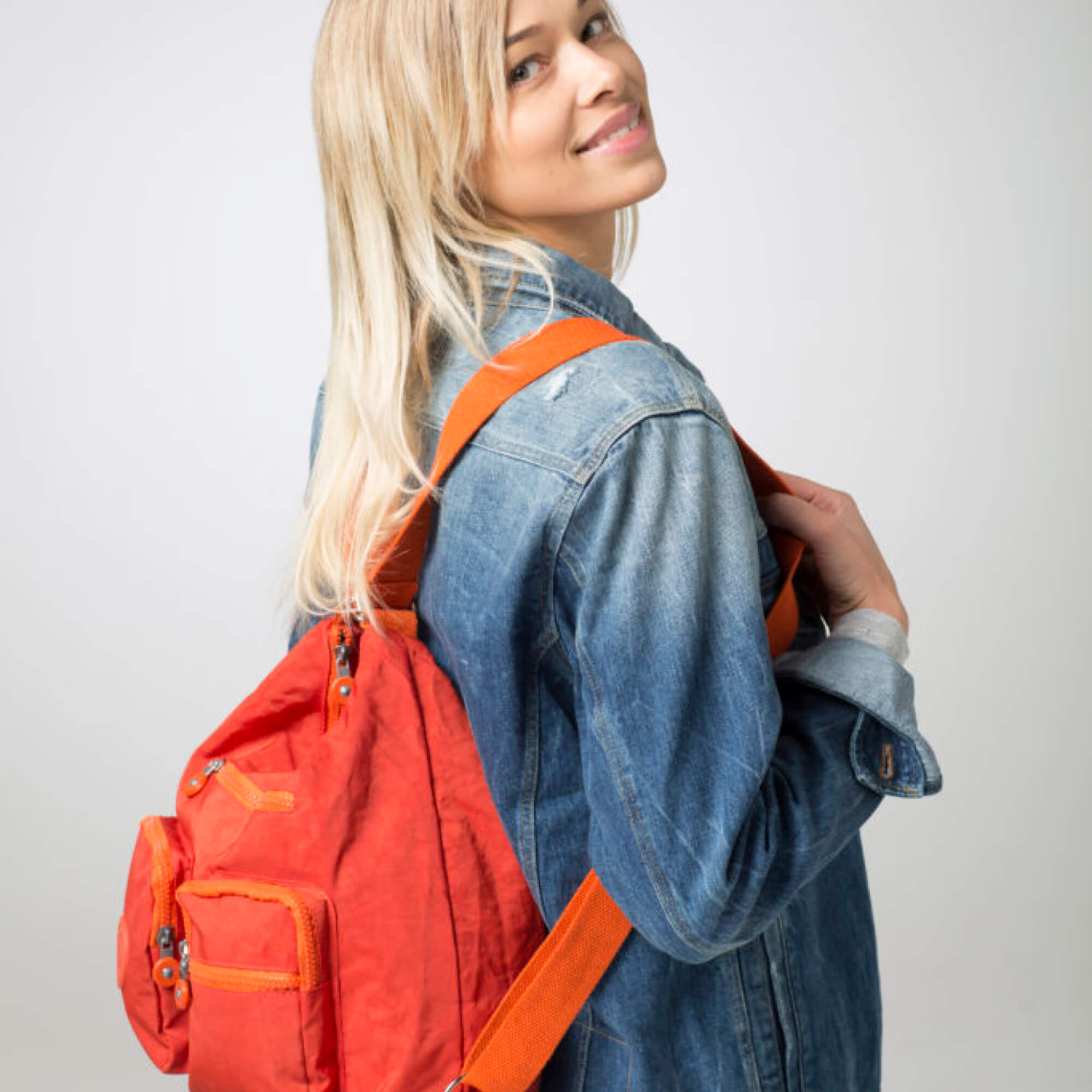 A BergsFlexy bag in orange.