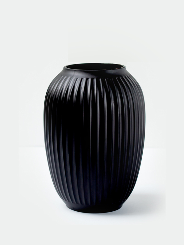 can you write questions in essay