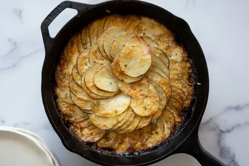 Cheesy Cast Iron Skillet Potatoes (Au Gratin)