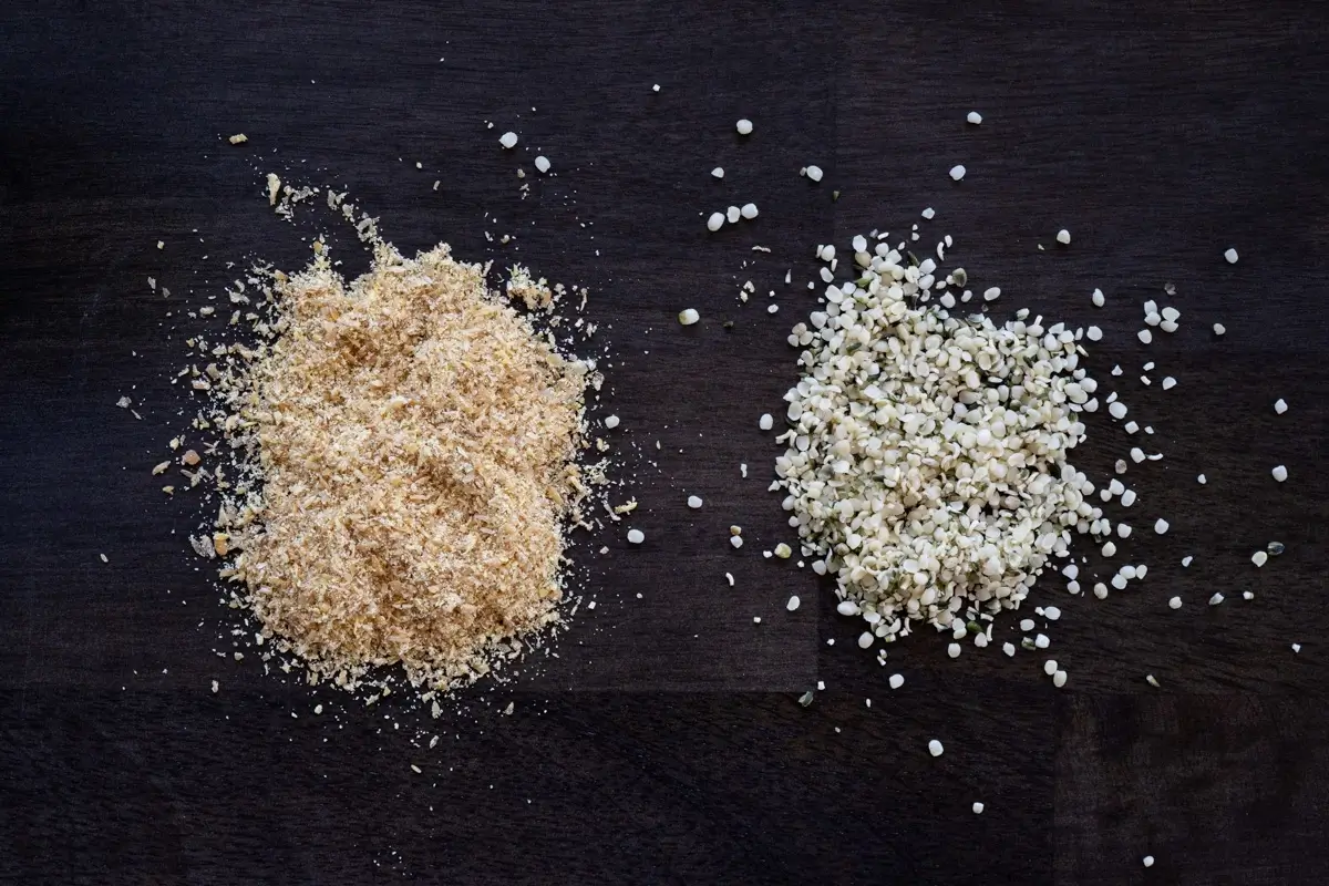 Flax Seeds vs Hemp Seeds (Best for Nutrition Benefits)