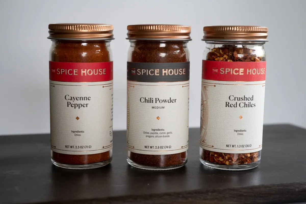 Chili Powder vs Chili Flakes (Differences and Best Types)
