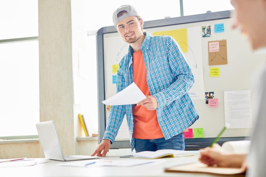 A person working on content marketing.