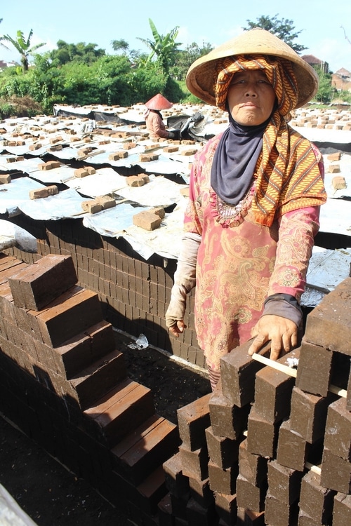 proses pembuatan bata merah