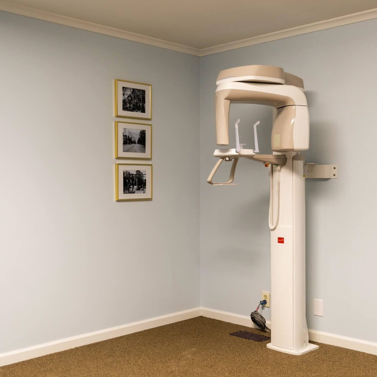 At Pinnacle Dental, we use the iTero scanner to take digital x-rays of your teeth