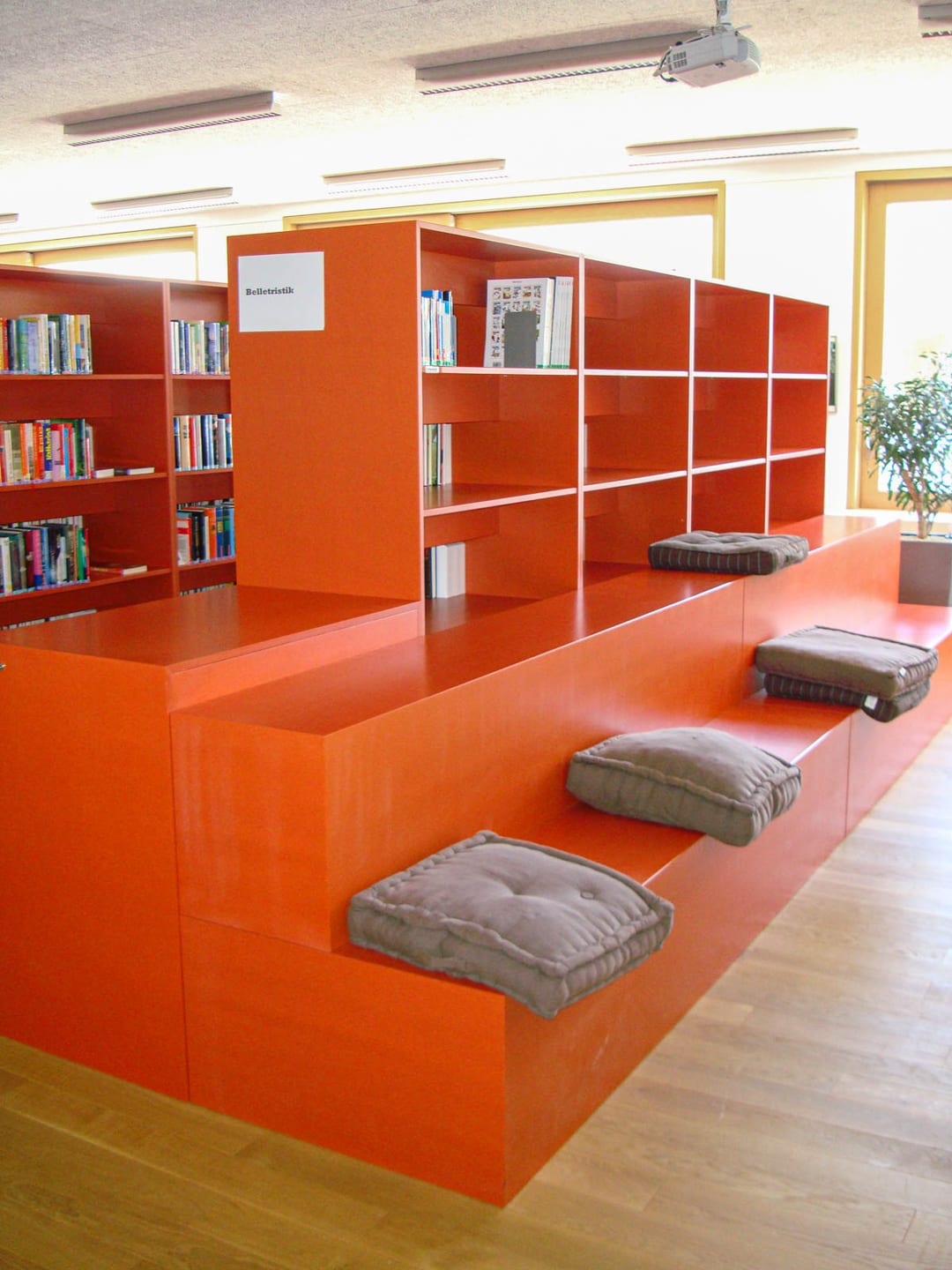 Oberstufenzentrum OZ13 Subingen Schulen Referenzen Schreinerei Frei oberstufenzentrum-oz13-subingen-schulen-referenzen-schreinerei-frei