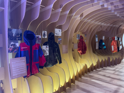 What to wear christmas party at moma san francisco