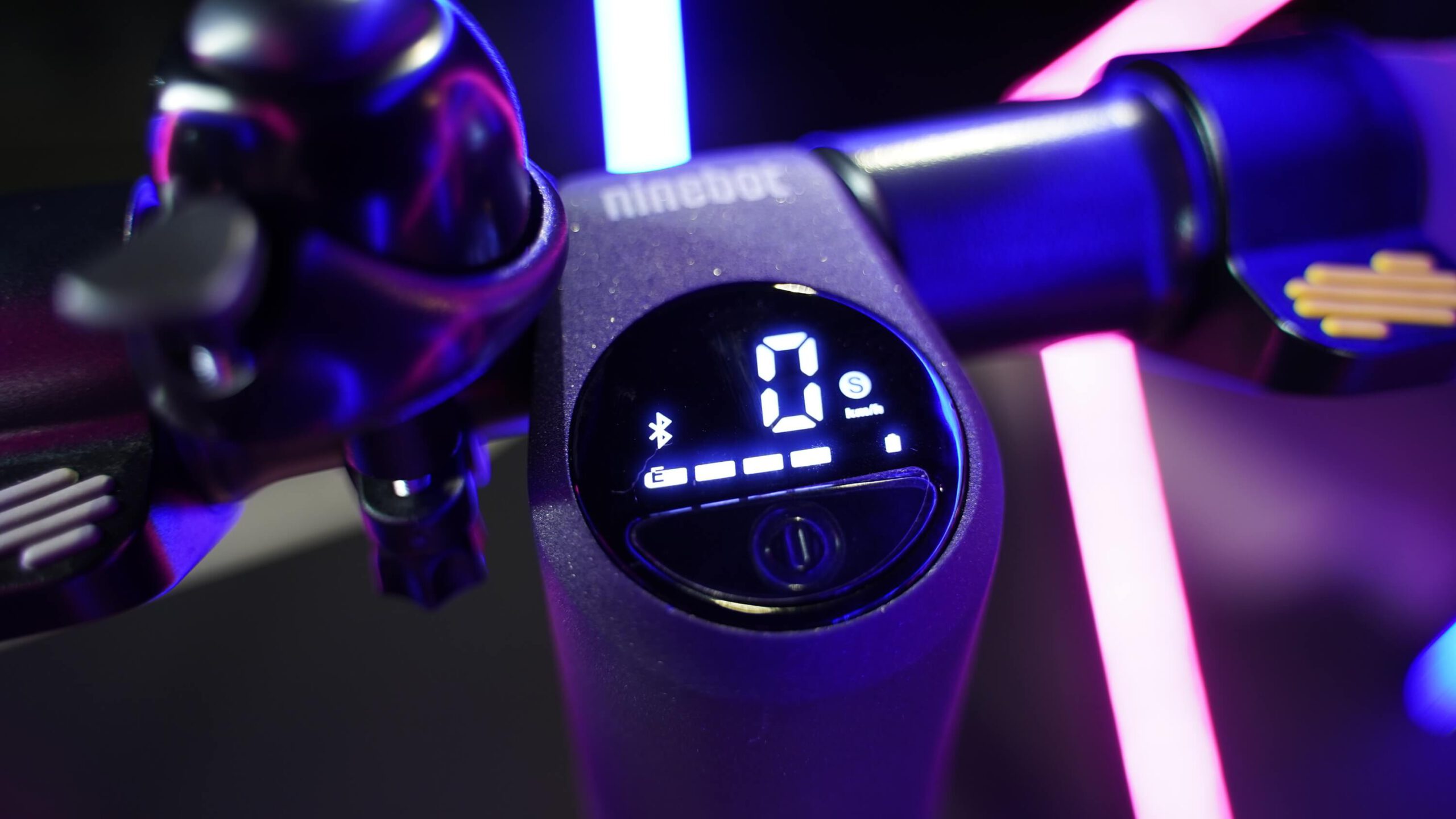 ninebot kickscooter e25-หน้าจอ