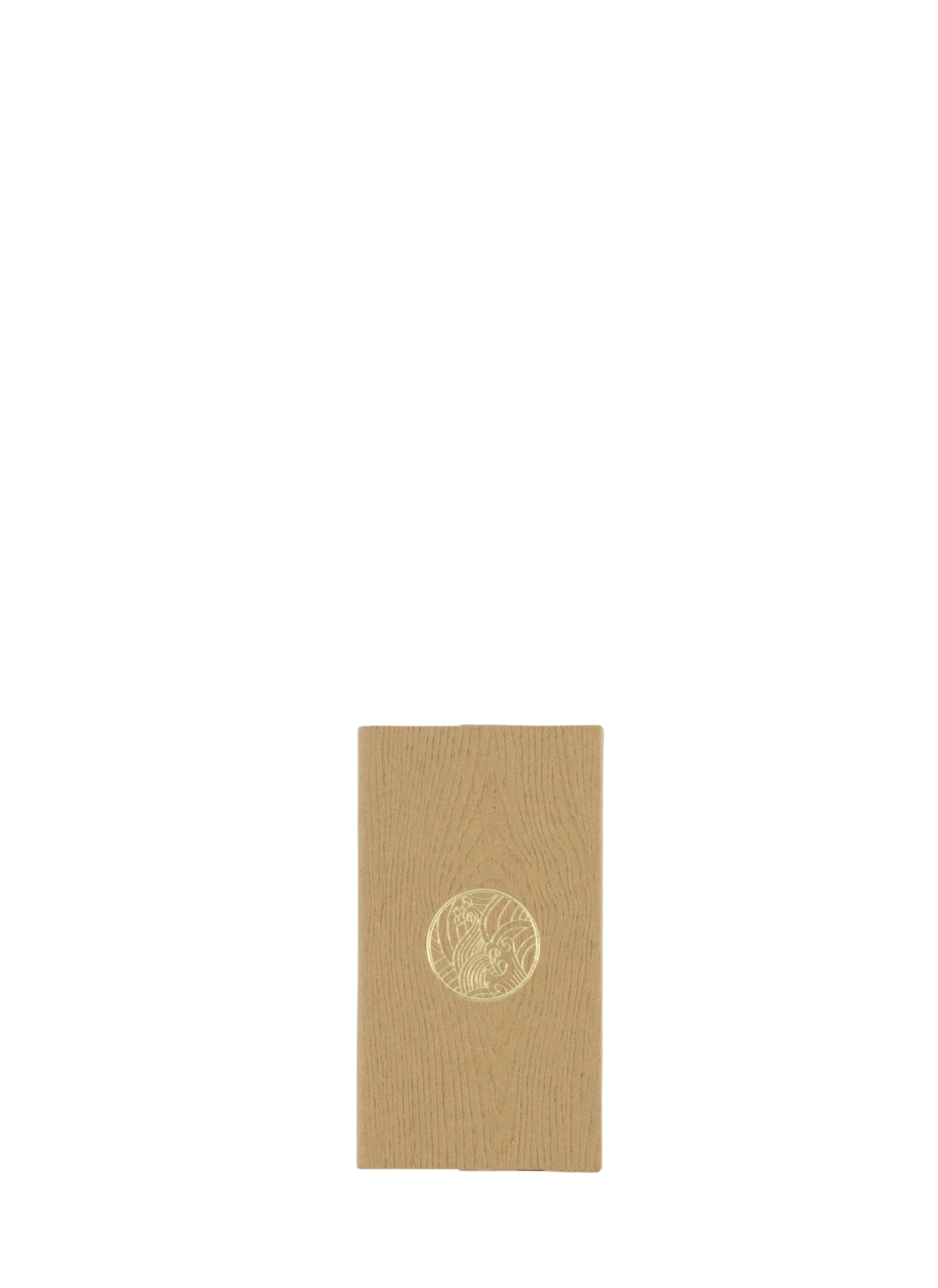The standard version of the most stylish papers designed in New York City. Made in France from organic hemp, the ultra-slow burn, additive-free papers not only taste great but are sure to turn heads the second they are pulled out of your pocket. The booklet closes with a satisfyingly secure magnet.