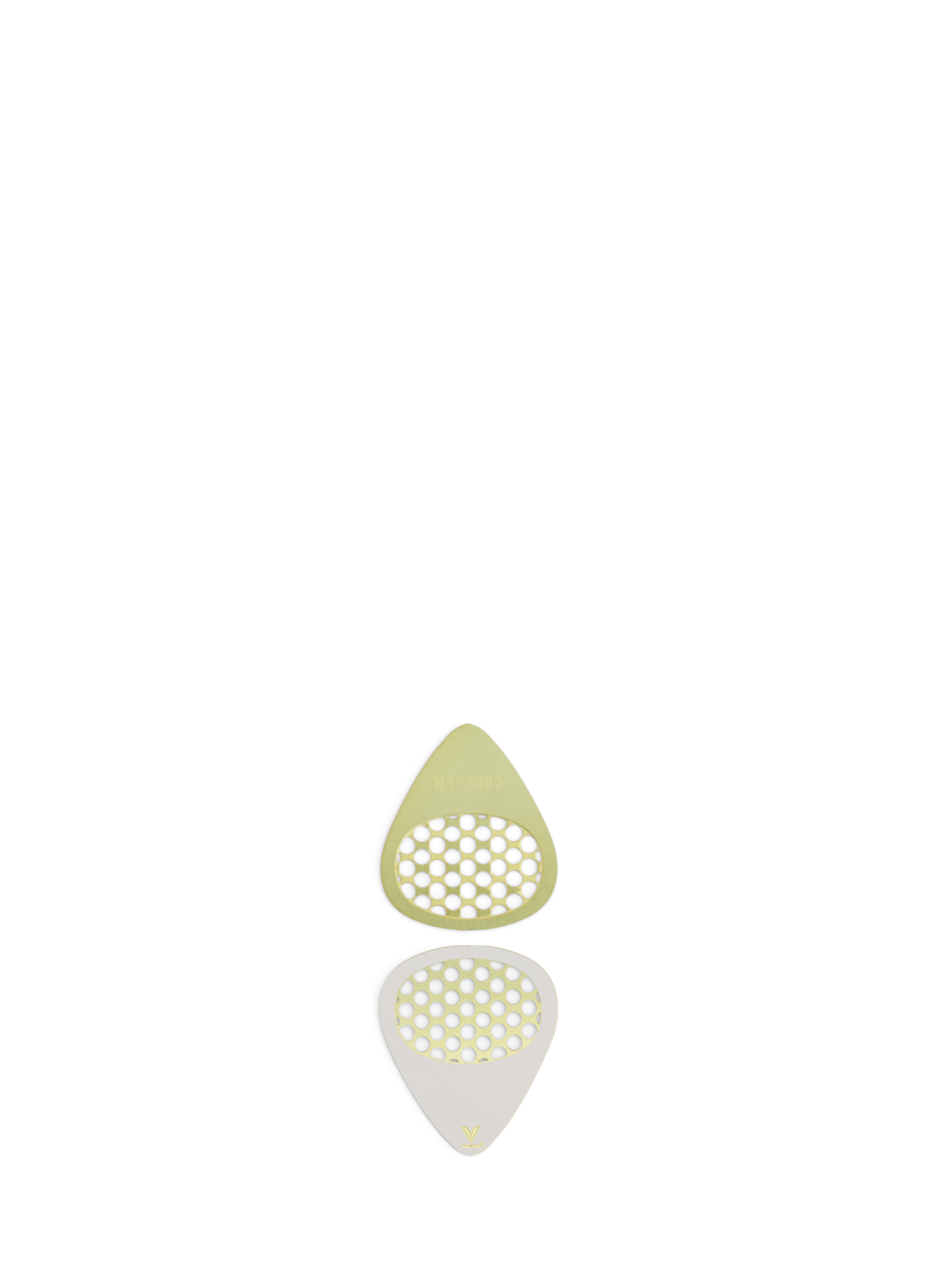 We love the Ellie Mae and Cofo collab since they brought a little fun and edge to the classic card style grinder. Perfect for your wallet or travel kit, the guitar pick shape is machined etched from solid brass and finished with either an eco-friendly high-gloss powder coat in white or hand polished in classic brass. Designed for optimal sharpness and discrete passage through the airport or the club, it will rock where ever you go with your sacred plants.