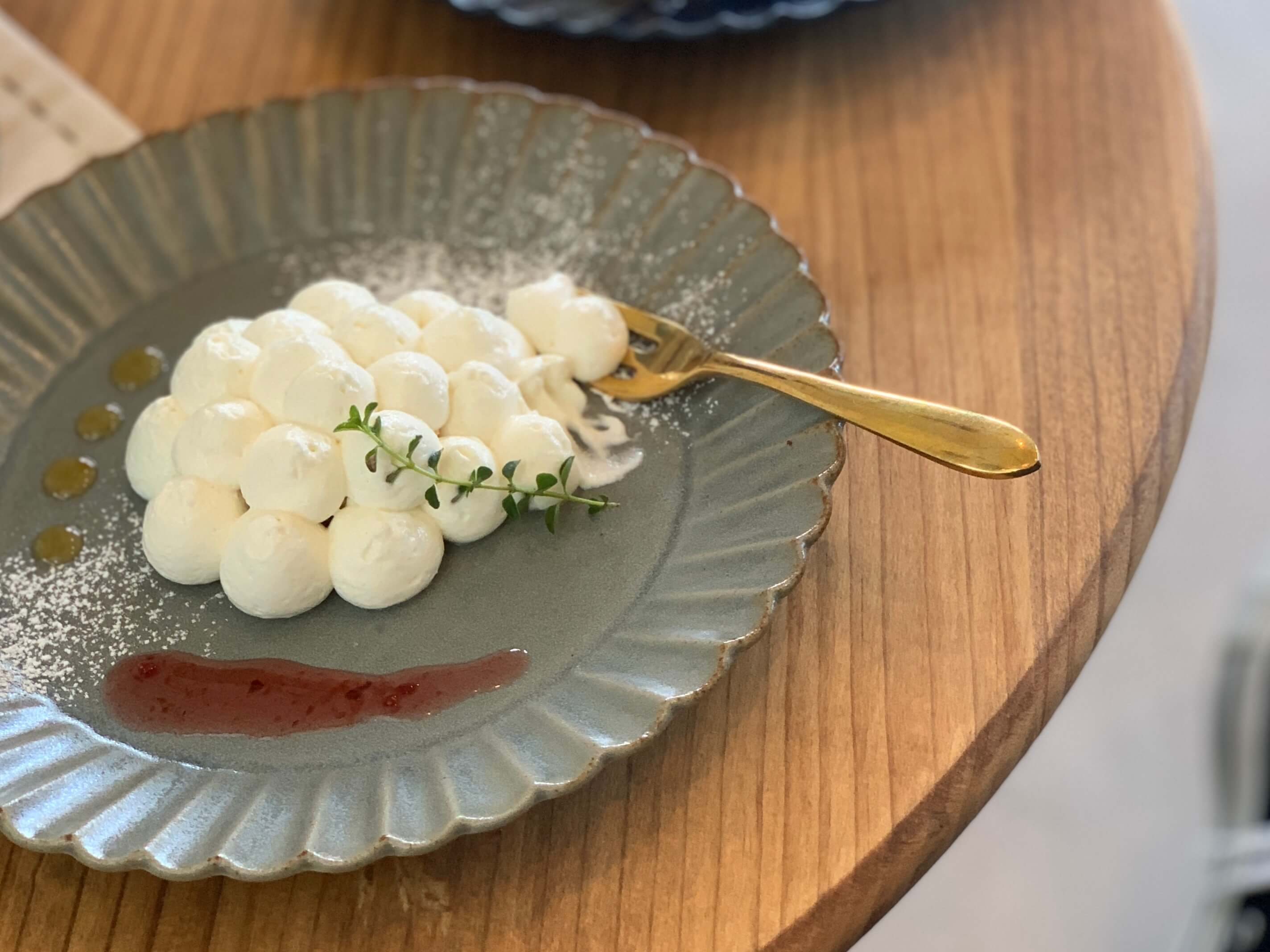 愛知県東郷町にあるnicocafe ニコカフェ 人気メニュー 雲のレアチーズケーキ とは