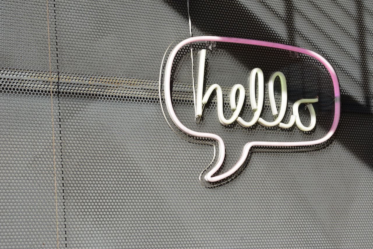 Hello. What makes a great outbound email. Outplay