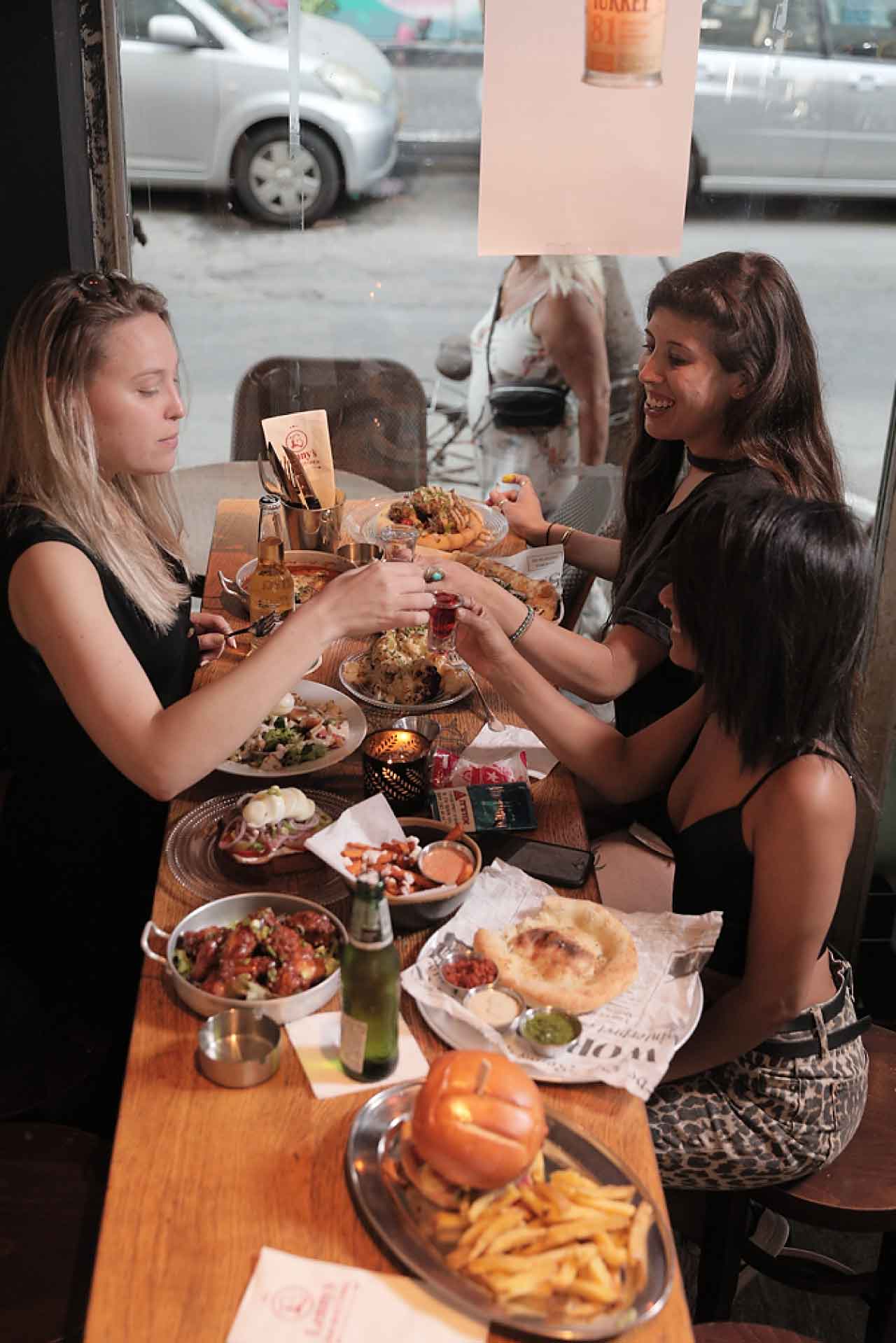 Lennys Bar | Gallery