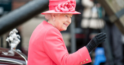 How Much Land Does The Queen Own? | askBAMLand