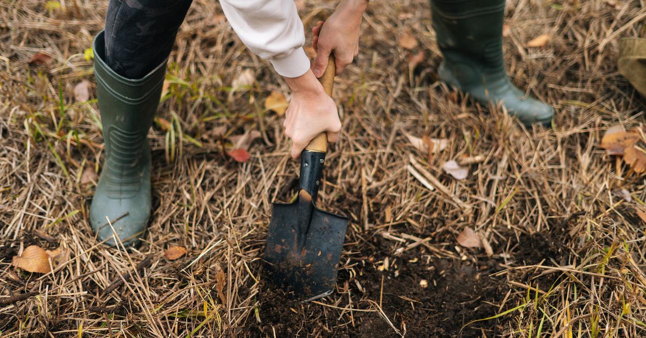Best Bushcraft Shovels askBAMLand