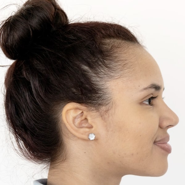 Image of our customer Rachel after using our product