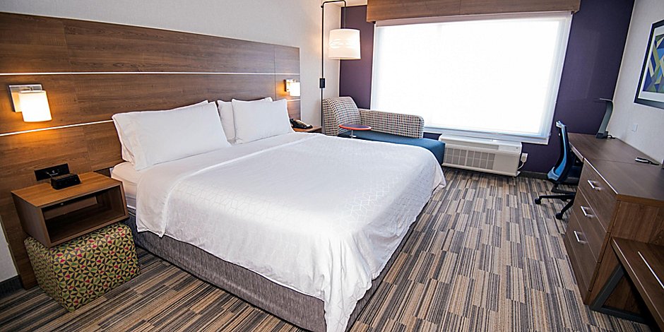 62057038018c860de91632b7 holiday inn express red deer 6658738511