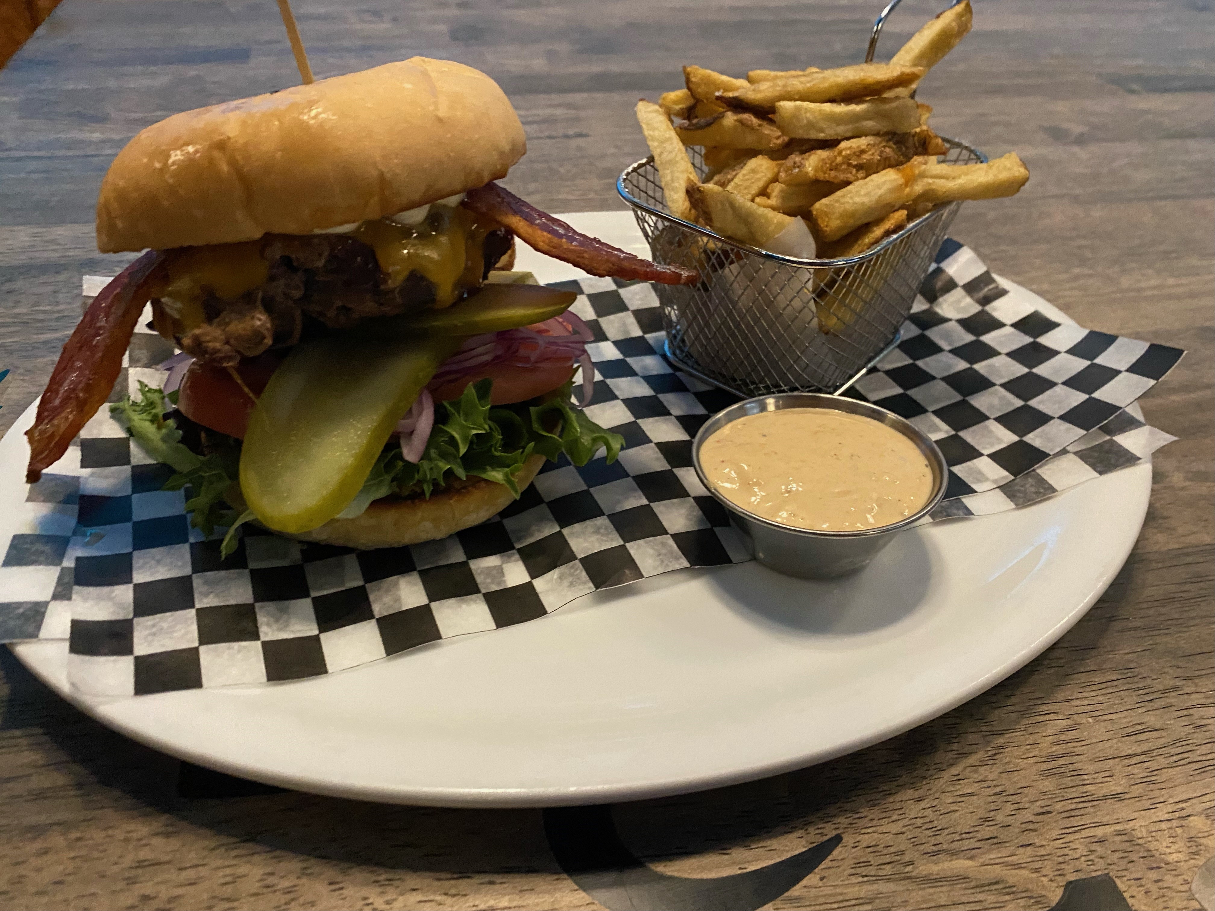 62d71b8382d4d45097de0935 Burger